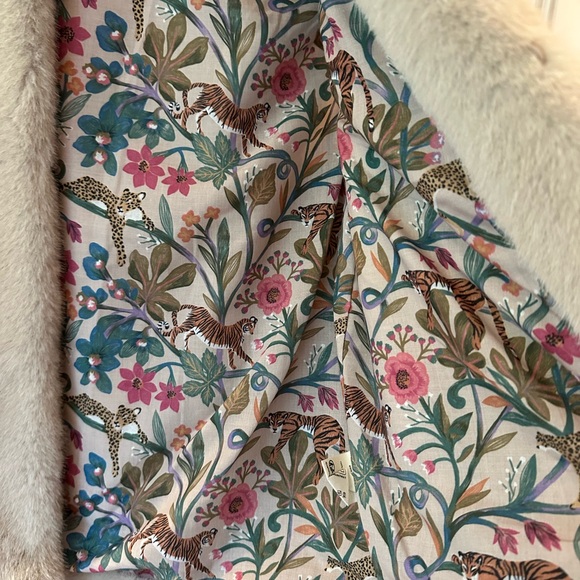 Hartford Cream Faux Fur Vest with Plush Texture and Jungle Lining - Picture 5 of 6